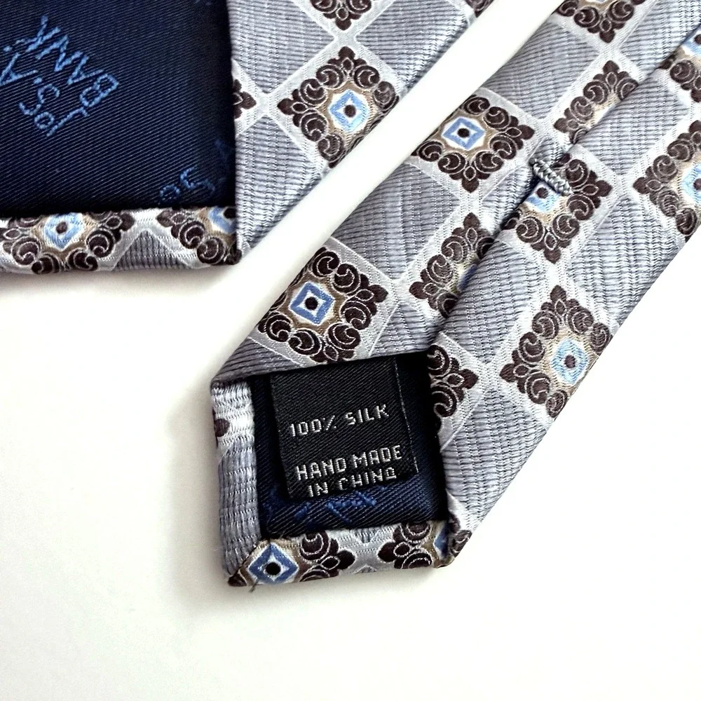 New Jos A Bank Gray Silk Jacquard Necktie Tie 60